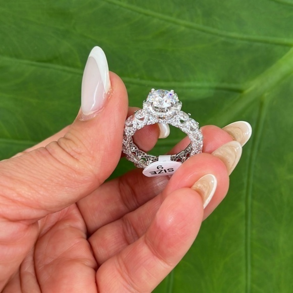 New 1.25CT Round cut Engagement Ring size 9